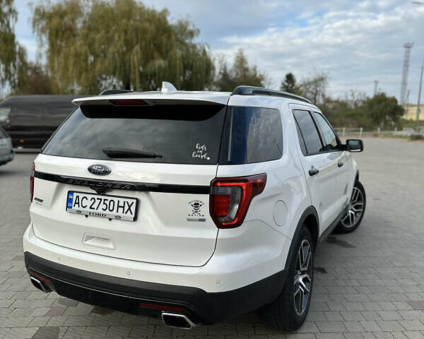 Форд Эксплорер 2016 в Владимир-Волынский на Automoto.ua Белый Форд Эксплорер, объемом двигателя 3.46 л и пробегом 139 тыс. км за 15500 $, фото 7 на Automoto.ua