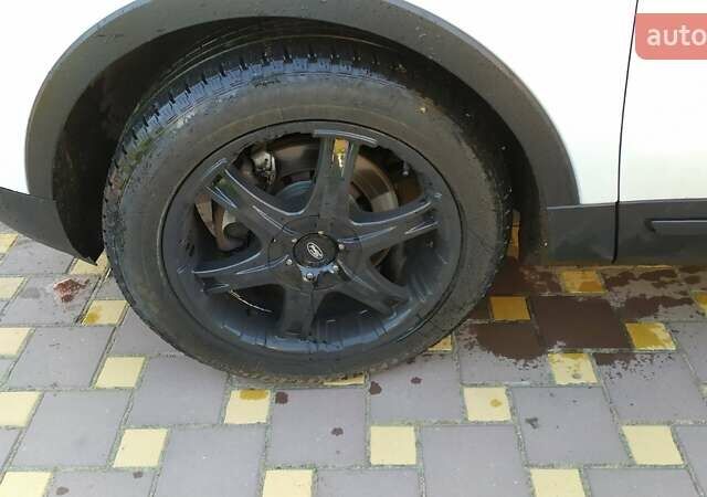 Білий Форд Експлорер, об'ємом двигуна 3.7 л та пробігом 160 тис. км за 17000 $, фото 11 на Automoto.ua