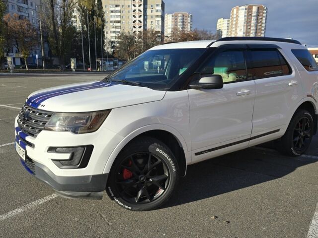 Білий Форд Експлорер, об'ємом двигуна 2.3 л та пробігом 417 тис. км за 15700 $, фото 18 на Automoto.ua