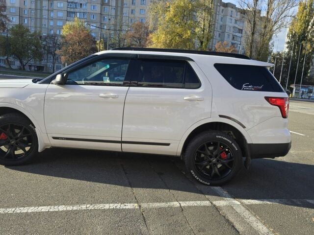 Білий Форд Експлорер, об'ємом двигуна 2.3 л та пробігом 417 тис. км за 15700 $, фото 13 на Automoto.ua