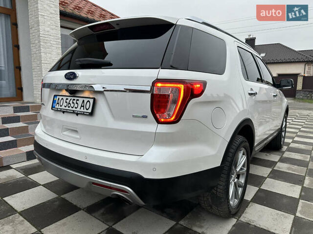 Білий Форд Експлорер, об'ємом двигуна 2.3 л та пробігом 148 тис. км за 16000 $, фото 16 на Automoto.ua