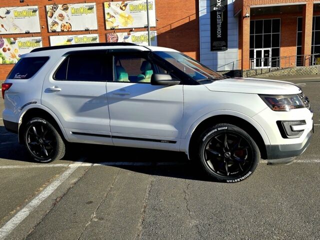 Білий Форд Експлорер, об'ємом двигуна 2.3 л та пробігом 417 тис. км за 15700 $, фото 5 на Automoto.ua