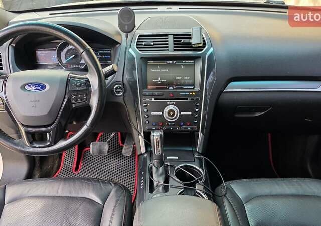 Белый Форд Эксплорер, объемом двигателя 3.5 л и пробегом 89 тыс. км за 25200 $, фото 10 на Automoto.ua