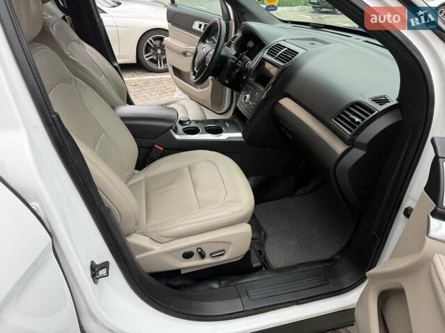 Білий Форд Експлорер, об'ємом двигуна 3.5 л та пробігом 195 тис. км за 12900 $, фото 35 на Automoto.ua