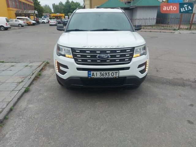 Білий Форд Експлорер, об'ємом двигуна 2.3 л та пробігом 161 тис. км за 17000 $, фото 3 на Automoto.ua