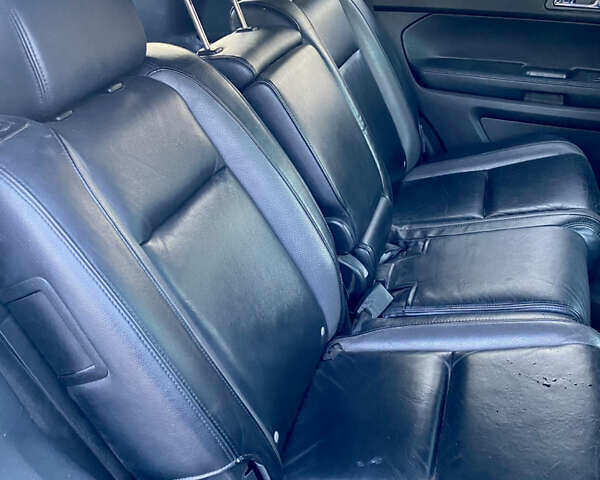 Белый Форд Эксплорер, объемом двигателя 3.5 л и пробегом 201 тыс. км за 14800 $, фото 5 на Automoto.ua