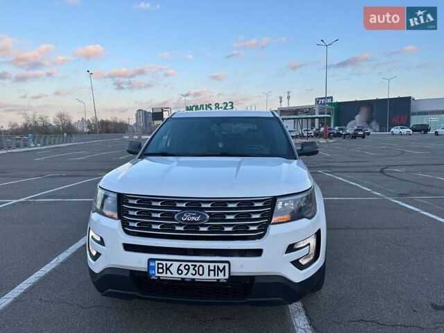 Білий Форд Експлорер, об'ємом двигуна 3.7 л та пробігом 46 тис. км за 23500 $, фото 1 на Automoto.ua
