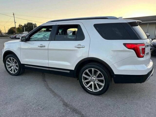 Белый Форд Эксплорер, объемом двигателя 3.5 л и пробегом 59 тыс. км за 9600 $, фото 5 на Automoto.ua