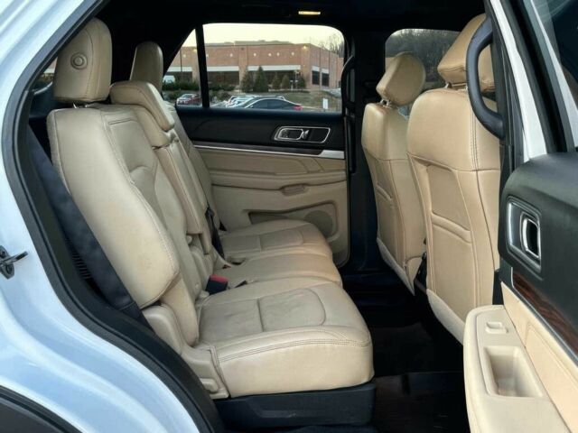 Белый Форд Эксплорер, объемом двигателя 3.5 л и пробегом 58 тыс. км за 8000 $, фото 9 на Automoto.ua