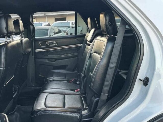 Белый Форд Эксплорер, объемом двигателя 3.5 л и пробегом 59 тыс. км за 9600 $, фото 9 на Automoto.ua