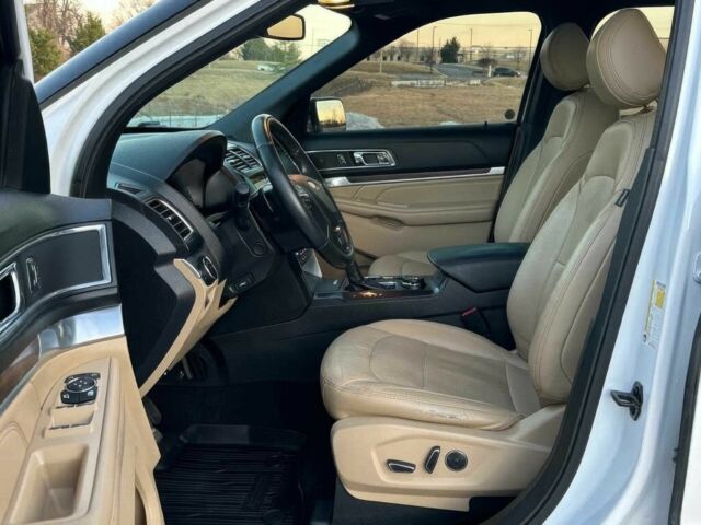 Белый Форд Эксплорер, объемом двигателя 3.5 л и пробегом 58 тыс. км за 8000 $, фото 4 на Automoto.ua