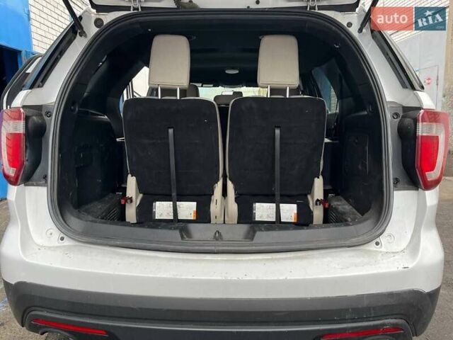 Белый Форд Эксплорер, объемом двигателя 3.73 л и пробегом 195 тыс. км за 13789 $, фото 16 на Automoto.ua