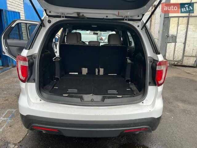 Белый Форд Эксплорер, объемом двигателя 3.73 л и пробегом 195 тыс. км за 13789 $, фото 14 на Automoto.ua