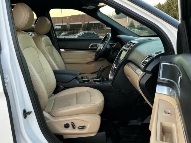 Белый Форд Эксплорер, объемом двигателя 3.5 л и пробегом 58 тыс. км за 8000 $, фото 5 на Automoto.ua