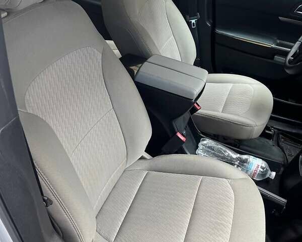 Белый Форд Эксплорер, объемом двигателя 3.73 л и пробегом 195 тыс. км за 13789 $, фото 11 на Automoto.ua