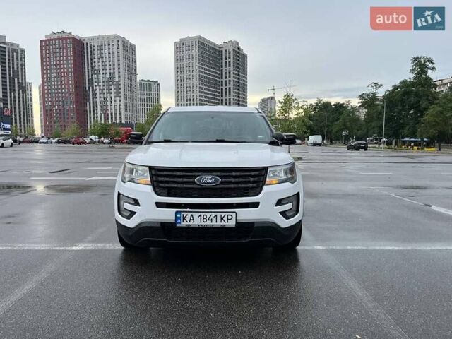 Белый Форд Эксплорер, объемом двигателя 3.73 л и пробегом 195 тыс. км за 13789 $, фото 2 на Automoto.ua