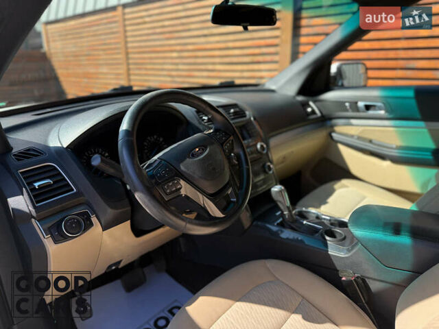 Форд Эксплорер 2017 в Одессе на Automoto.ua Белый Форд Эксплорер, объемом двигателя 3.5 л и пробегом 203 тыс. км за 17500 $, фото 17 на Automoto.ua