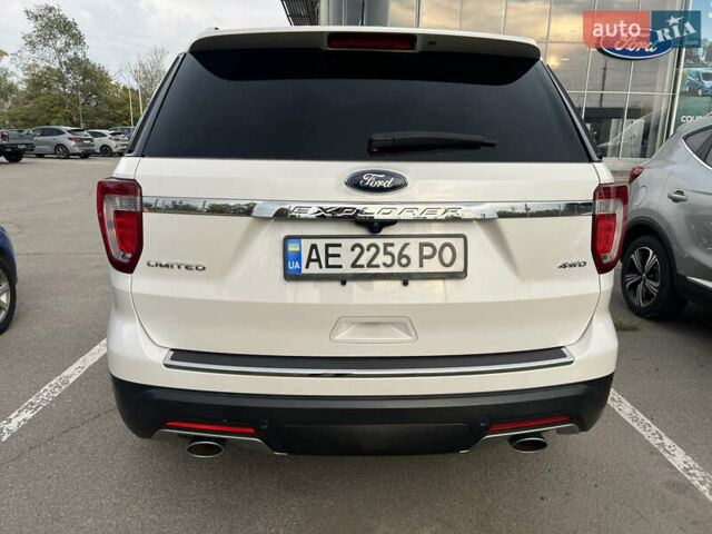 Белый Форд Эксплорер, объемом двигателя 3.5 л и пробегом 148 тыс. км за 23000 $, фото 9 на Automoto.ua