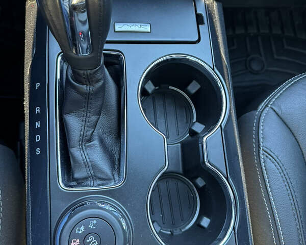 Белый Форд Эксплорер, объемом двигателя 3.5 л и пробегом 143 тыс. км за 26500 $, фото 16 на Automoto.ua