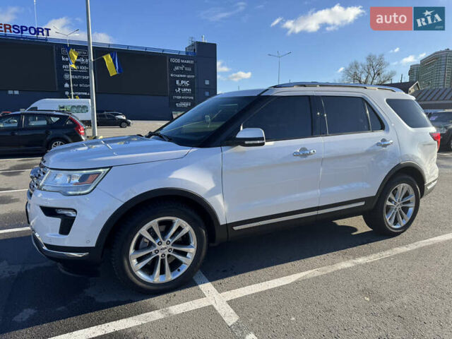 Белый Форд Эксплорер, объемом двигателя 3.5 л и пробегом 143 тыс. км за 26500 $, фото 1 на Automoto.ua