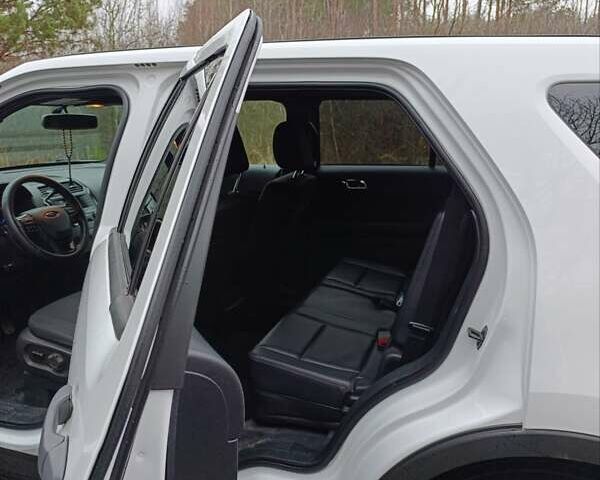 Білий Форд Експлорер, об'ємом двигуна 3.72 л та пробігом 72 тис. км за 14700 $, фото 16 на Automoto.ua