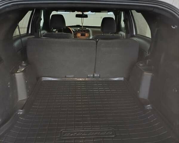 Білий Форд Експлорер, об'ємом двигуна 3.72 л та пробігом 72 тис. км за 14700 $, фото 20 на Automoto.ua