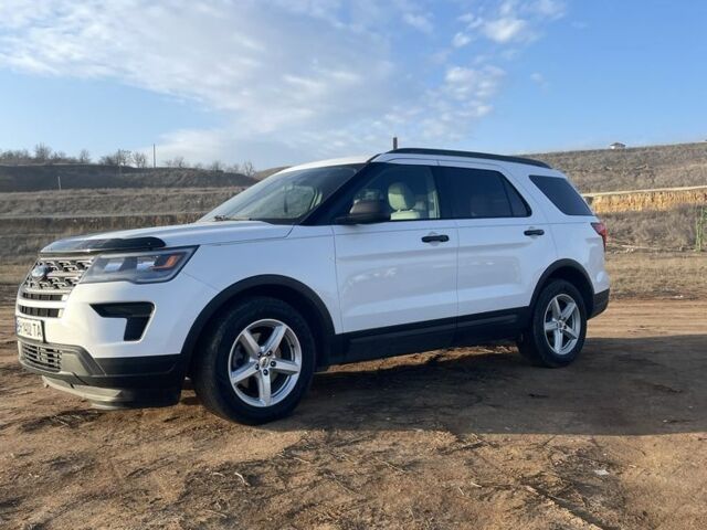 Белый Форд Эксплорер, объемом двигателя 3.5 л и пробегом 177 тыс. км за 17980 $, фото 1 на Automoto.ua