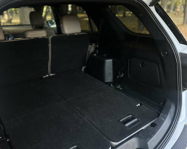 Форд Эксплорер 2018 в Ивано-Франковске на Automoto.ua Белый Форд Эксплорер, объемом двигателя 3.5 л и пробегом 107 тыс. км за 21500 $, фото 20 на Automoto.ua