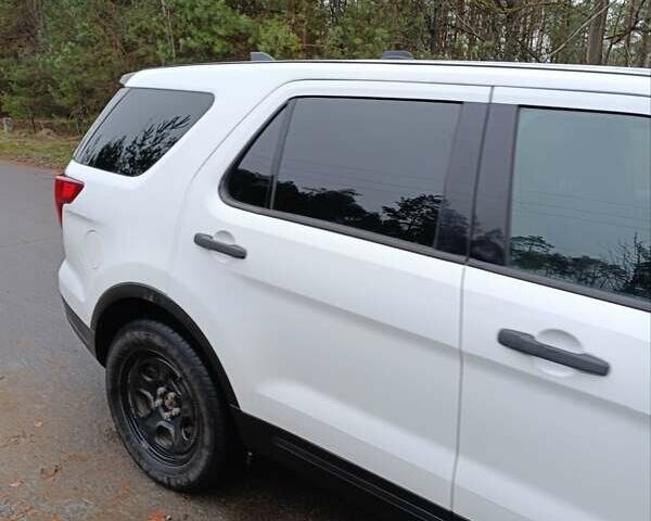 Білий Форд Експлорер, об'ємом двигуна 3.72 л та пробігом 72 тис. км за 14700 $, фото 2 на Automoto.ua