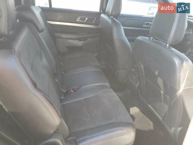 Белый Форд Эксплорер, объемом двигателя 3.5 л и пробегом 117 тыс. км за 3000 $, фото 10 на Automoto.ua