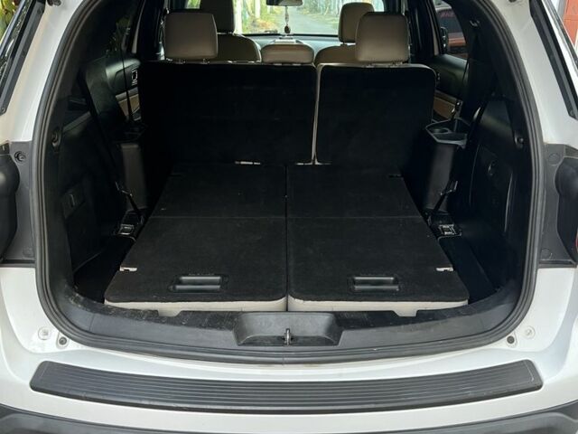 Белый Форд Эксплорер, объемом двигателя 3.5 л и пробегом 177 тыс. км за 17980 $, фото 10 на Automoto.ua