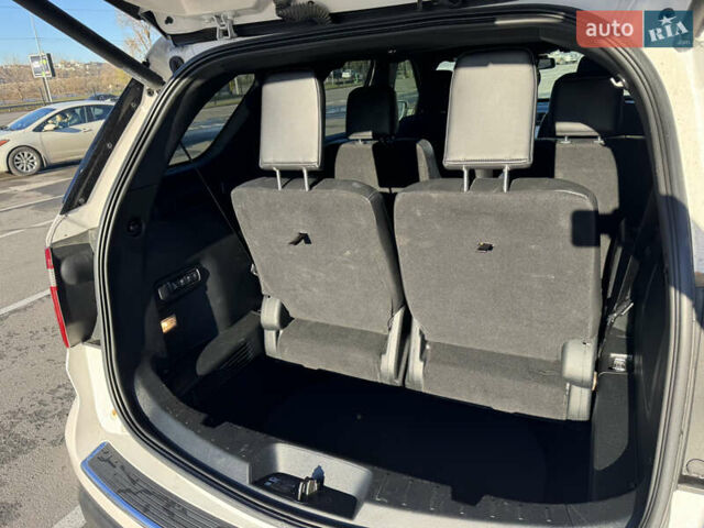 Белый Форд Эксплорер, объемом двигателя 3.5 л и пробегом 143 тыс. км за 26500 $, фото 26 на Automoto.ua