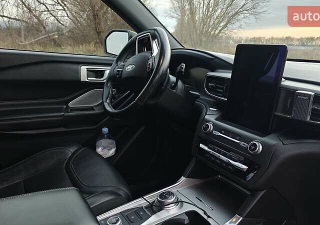 Білий Форд Експлорер, об'ємом двигуна 3 л та пробігом 118 тис. км за 37000 $, фото 16 на Automoto.ua