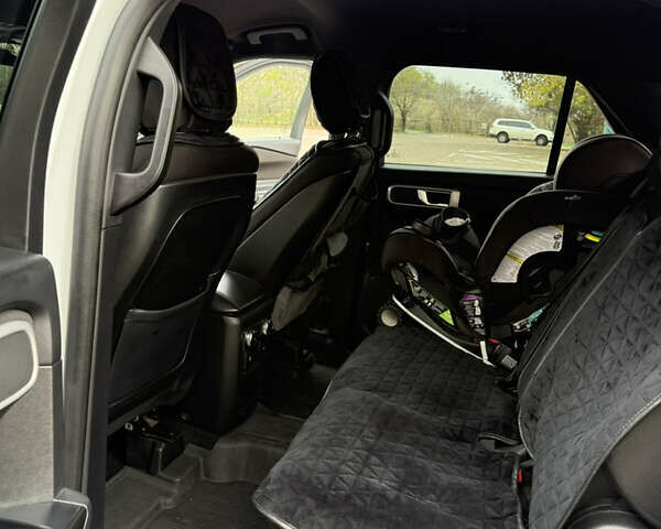 Белый Форд Эксплорер, объемом двигателя 2.26 л и пробегом 105 тыс. км за 27000 $, фото 15 на Automoto.ua