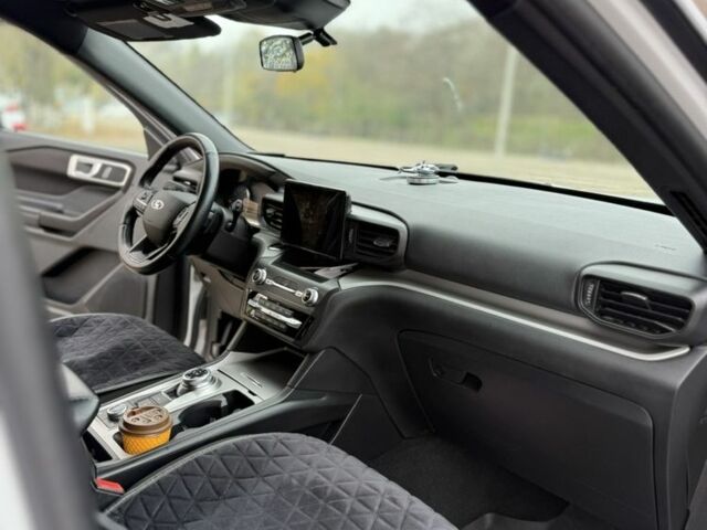 Белый Форд Эксплорер, объемом двигателя 2.3 л и пробегом 106 тыс. км за 27000 $, фото 8 на Automoto.ua