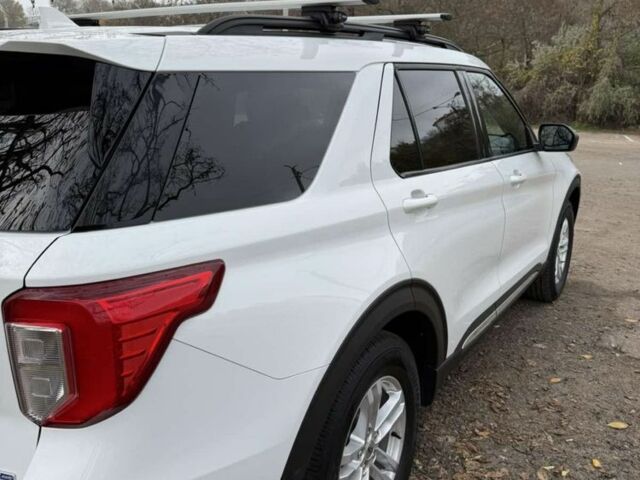 Белый Форд Эксплорер, объемом двигателя 2.3 л и пробегом 106 тыс. км за 27000 $, фото 2 на Automoto.ua