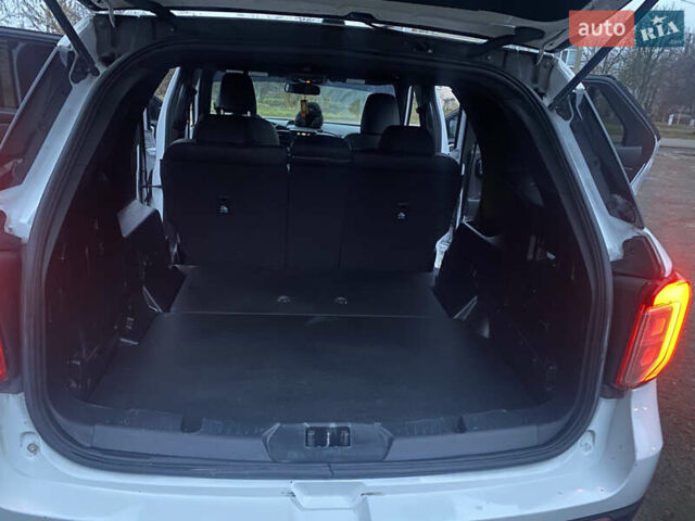 Белый Форд Эксплорер, объемом двигателя 3 л и пробегом 90 тыс. км за 22100 $, фото 3 на Automoto.ua