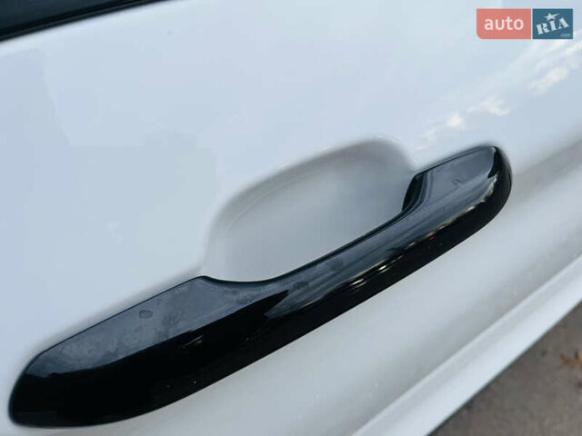 Белый Форд Эксплорер, объемом двигателя 3.3 л и пробегом 72 тыс. км за 22900 $, фото 12 на Automoto.ua