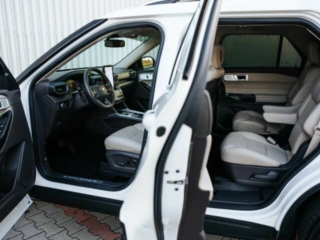 Белый Форд Эксплорер, объемом двигателя 2.3 л и пробегом 80 тыс. км за 16850 $, фото 10 на Automoto.ua