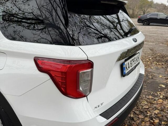 Белый Форд Эксплорер, объемом двигателя 2.3 л и пробегом 106 тыс. км за 27000 $, фото 15 на Automoto.ua