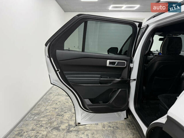 Белый Форд Эксплорер, объемом двигателя 2.26 л и пробегом 105 тыс. км за 24900 $, фото 19 на Automoto.ua