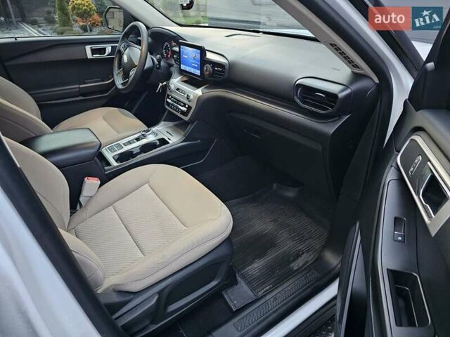 Білий Форд Експлорер, об'ємом двигуна 2.26 л та пробігом 40 тис. км за 27500 $, фото 13 на Automoto.ua