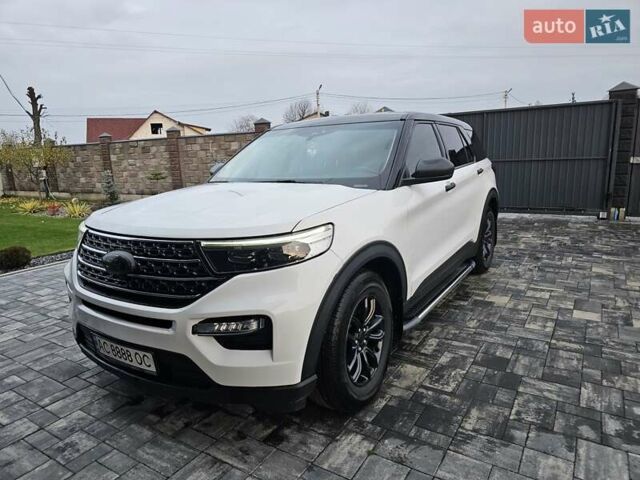 Білий Форд Експлорер, об'ємом двигуна 2.26 л та пробігом 40 тис. км за 27500 $, фото 3 на Automoto.ua