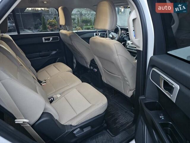 Білий Форд Експлорер, об'ємом двигуна 2.26 л та пробігом 40 тис. км за 27500 $, фото 12 на Automoto.ua