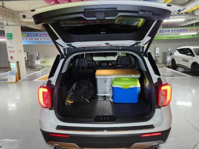 Белый Форд Эксплорер, объемом двигателя 2.3 л и пробегом 79 тыс. км за 15029 $, фото 4 на Automoto.ua