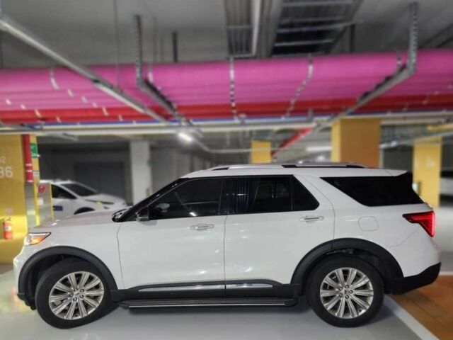 Белый Форд Эксплорер, объемом двигателя 2.3 л и пробегом 79 тыс. км за 15029 $, фото 2 на Automoto.ua