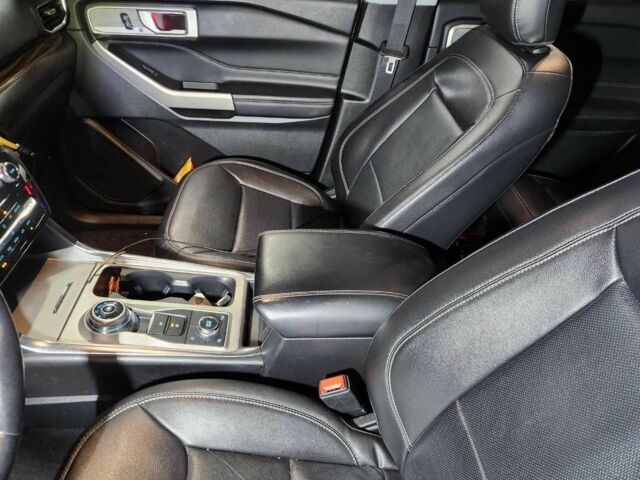 Белый Форд Эксплорер, объемом двигателя 2.3 л и пробегом 79 тыс. км за 15029 $, фото 6 на Automoto.ua