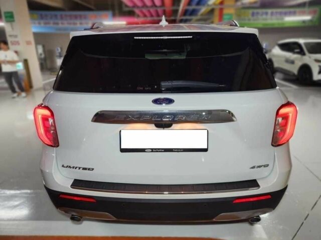 Белый Форд Эксплорер, объемом двигателя 2.3 л и пробегом 79 тыс. км за 15029 $, фото 1 на Automoto.ua