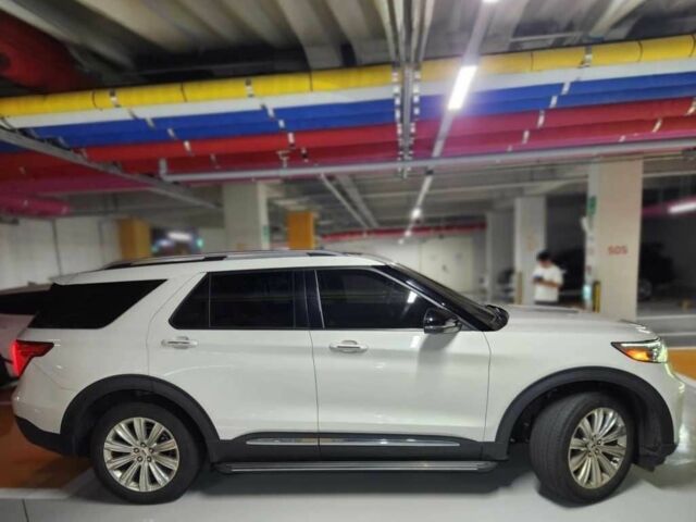 Белый Форд Эксплорер, объемом двигателя 2.3 л и пробегом 79 тыс. км за 15029 $, фото 3 на Automoto.ua