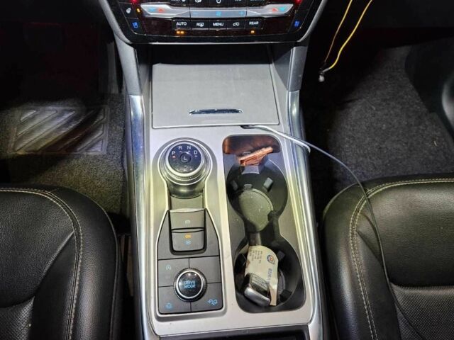 Белый Форд Эксплорер, объемом двигателя 2.3 л и пробегом 79 тыс. км за 15029 $, фото 8 на Automoto.ua